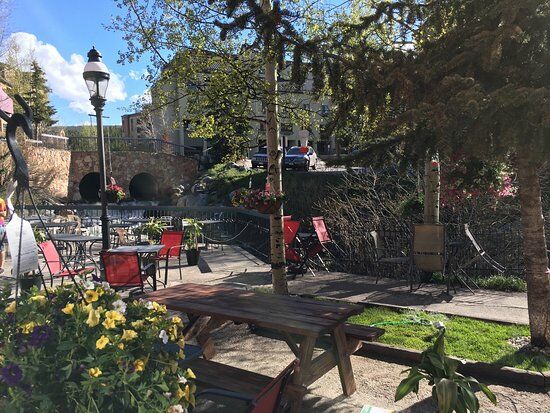 Luigi's Sports Bar & Pizzeria